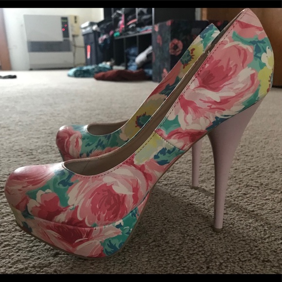 Super cute Bamboo brand heels. - Picture 1 of 1
